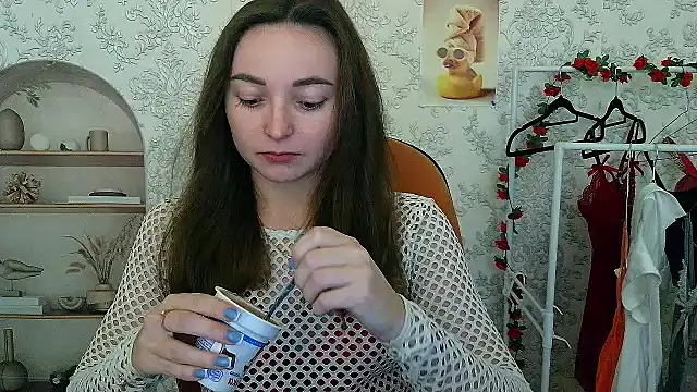  Barbie Kiss  online show from 11-13-25, 06:07