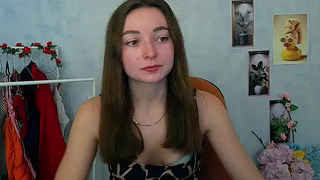  Barbie Kiss  online show from 12-01-25, 12:21