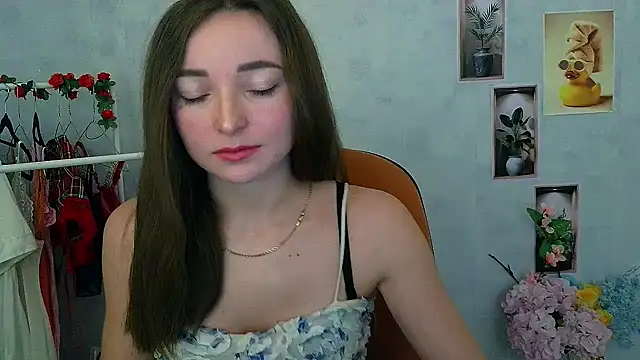  Barbie Kiss  online show from 12-16-25, 02:44