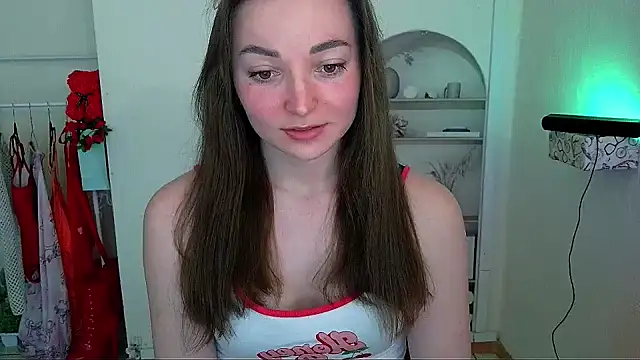  Barbie Kiss  online show from 05-08-26, 09:58