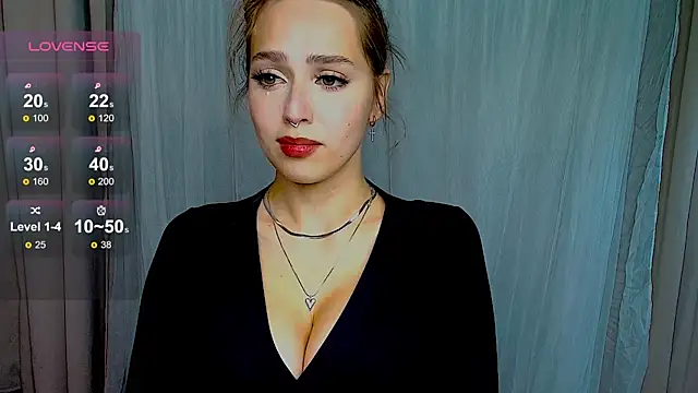 Snapshot of YaraKroft_ chatting on 01-21-25, 11:24 YaraKroft online show from 01-21-25, 11:24