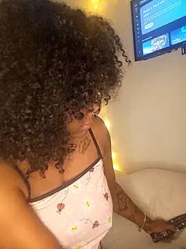 Snapshot of RebecApreta chatting on 12-17-25, 07:25 RebecApreta online show from 12-17-25, 07:25