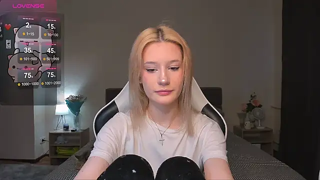 Snapshot of DearLia chatting on 12-26-24, 05:26 DearLia online show from 12-26-24, 05:26