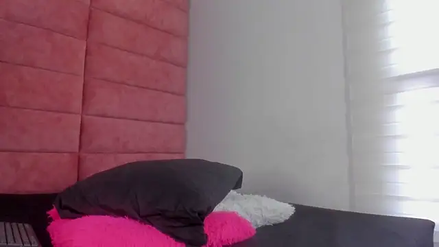 Hanna lens online show from 11-14-25, 08:07