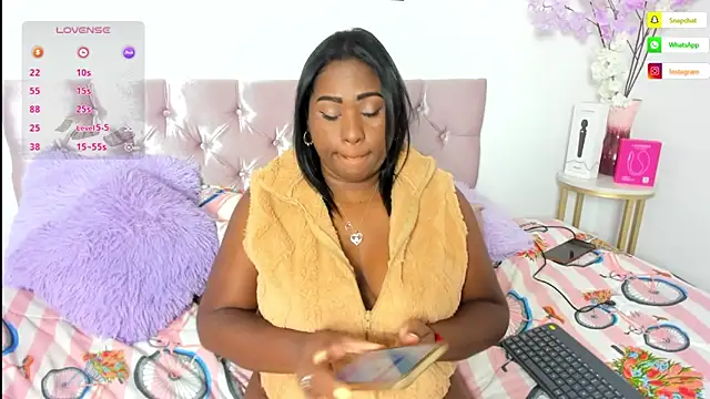 alanavega11 online show from 04-23-26, 01:02