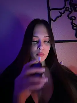 Snapshot of EricaWalls chatting on 12-11-24, 09:01 EricaWalls online show from 12-11-24, 09:01