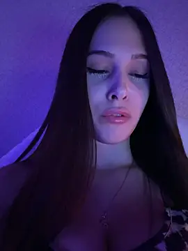 Snapshot of EricaWalls chatting on 12-20-24, 09:06 EricaWalls online show from 12-20-24, 09:06