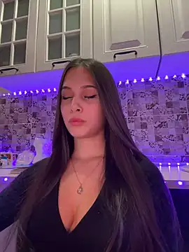 Snapshot of EricaWalls chatting on 12-22-24, 10:36 EricaWalls online show from 12-22-24, 10:36