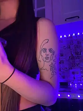 Snapshot of EricaWalls chatting on 02-04-25, 03:00 EricaWalls online show from 02-04-25, 03:00