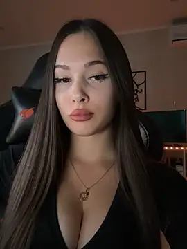 Snapshot of EricaWalls chatting on 09-11-25, 07:47 EricaWalls online show from 09-11-25, 07:47