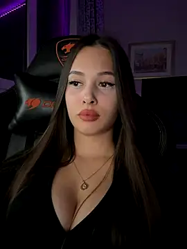 Snapshot of EricaWalls chatting on 10-18-25, 10:43 EricaWalls online show from 10-18-25, 10:43