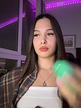 Snapshot of EricaWalls chatting on 12-15-25, 03:49 EricaWalls online show from 12-15-25, 03:49