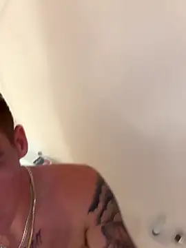 Snapshot of PeytonJohnn chatting on 09-28-25, 08:03 PeytonJohnn online show from 09-28-25, 08:03