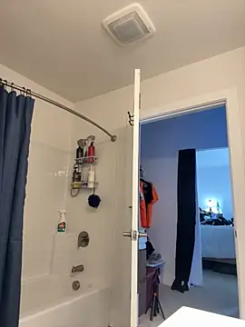 Snapshot of PeytonJohnn chatting on 10-29-25, 03:47 PeytonJohnn online show from 10-29-25, 03:47