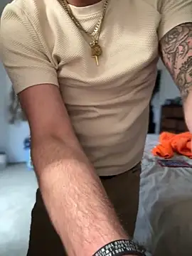 Snapshot of PeytonJohnn chatting on 11-25-25, 08:42 PeytonJohnn online show from 11-25-25, 08:42