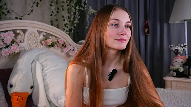 Snapshot of MonaEldon chatting on 01-08-26, 02:14 MonaEldon online show from 01-08-26, 02:14