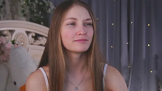 Snapshot of MonaEldon chatting on 03-08-26, 03:10 MonaEldon online show from 03-08-26, 03:10