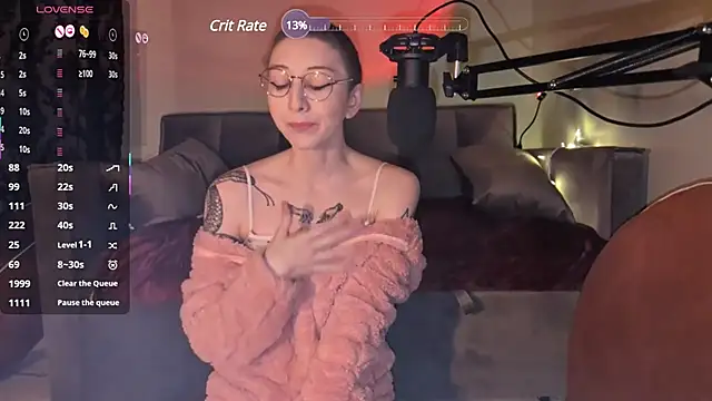 Snapshot of lovelylucyy chatting on 02-08-25, 11:24 lovelylucyy online show from 02-08-25, 11:24