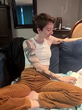 Snapshot of lovelylucyy chatting on 09-25-25, 10:35 lovelylucyy online show from 09-25-25, 10:35