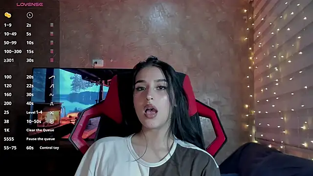 Charlotte greys online show from 03-01-25, 04:04