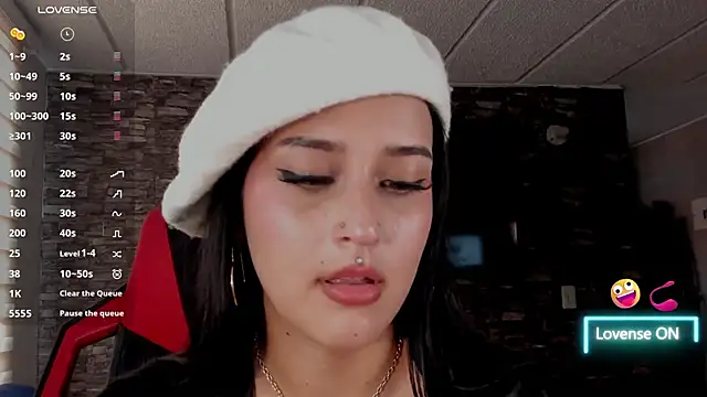 Charlotte greys online show from 04-10-26, 09:19