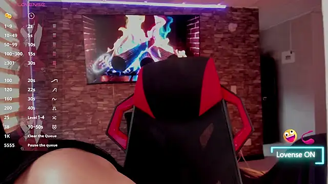 Charlotte greys online show from 04-23-26, 08:44