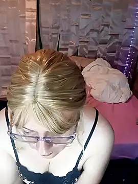 Snapshot of JOSSYANNE chatting on 09-16-25, 02:01 JOSSYANNE online show from 09-16-25, 02:01
