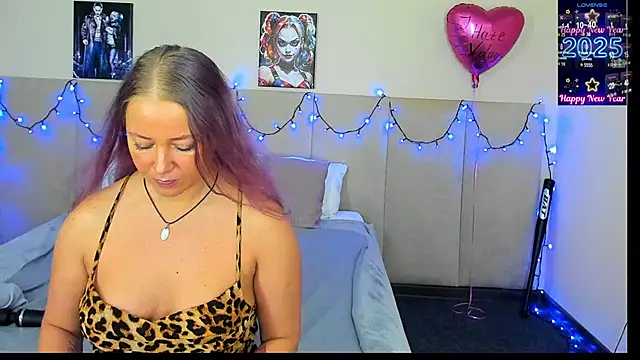 Snapshot of MuscleXXXBarbie chatting on 02-18-25, 02:59 MuscleXXXBarbie online show from 02-18-25, 02:59