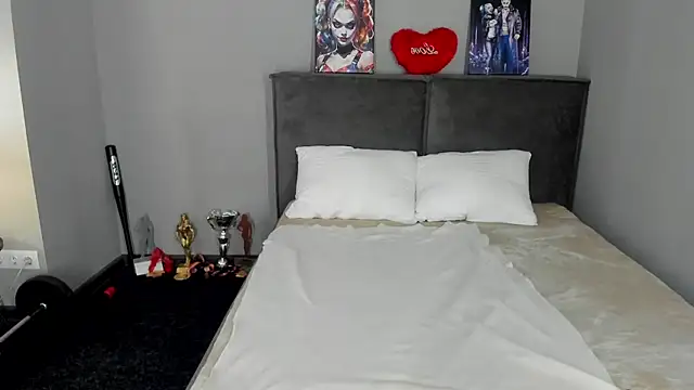 MuscleXXXBarbie online show from 04-22-26, 09:01