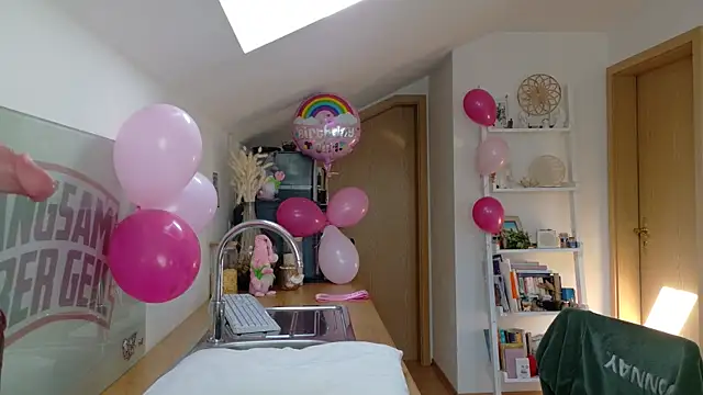 BrownieyQueen online show from 04-27-26, 06:55