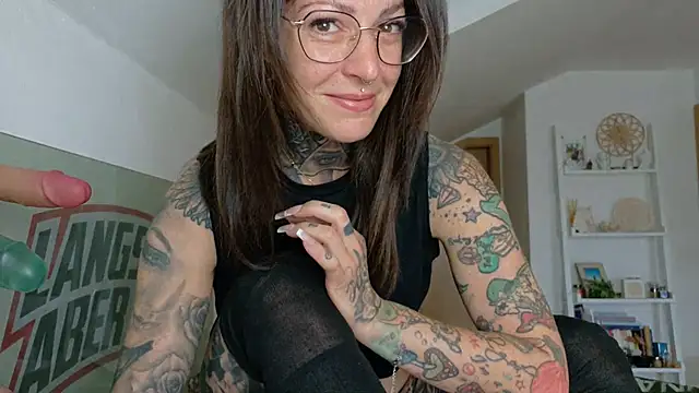BrownieyQueen online show from 05-07-26, 06:08