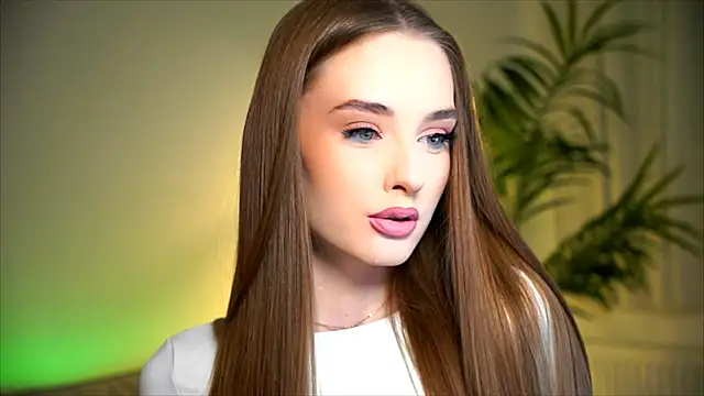 Snapshot of petitegonwiild chatting on 10-26-25, 07:20 petitegonwiild online show from 10-26-25, 07:20