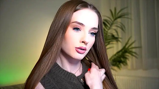 Snapshot of petitegonwiild chatting on 10-29-25, 10:11 petitegonwiild online show from 10-29-25, 10:11