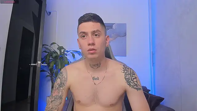 Yeiko Romero  online show from 10-23-25, 05:23