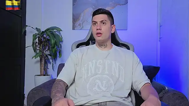 Yeiko Romero  online show from 04-17-26, 05:32