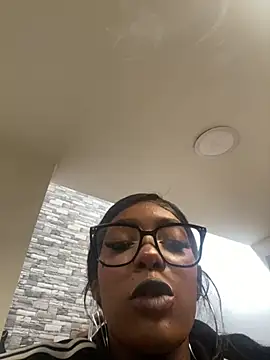 Snapshot of TIFFANYYSTAR chatting on 09-11-25, 02:06 TIFFANYYSTAR online show from 09-11-25, 02:06