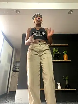 Snapshot of TIFFANYYSTAR chatting on 09-30-25, 02:44 TIFFANYYSTAR online show from 09-30-25, 02:44