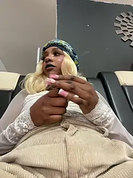 Snapshot of TIFFANYYSTAR chatting on 10-29-25, 02:19 TIFFANYYSTAR online show from 10-29-25, 02:19