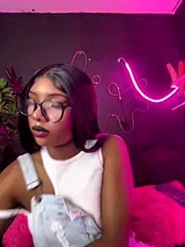 Snapshot of TIFFANYYSTAR chatting on 11-27-25, 05:15 TIFFANYYSTAR online show from 11-27-25, 05:15