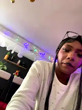 Snapshot of TIFFANYYSTAR chatting on 12-17-25, 05:52 TIFFANYYSTAR online show from 12-17-25, 05:52