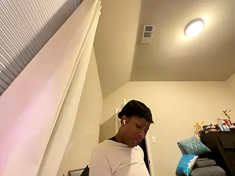 wynterheat online show from 12-19-25, 05:03