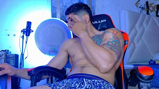 Rich boy01 online show from 11-14-25, 01:10