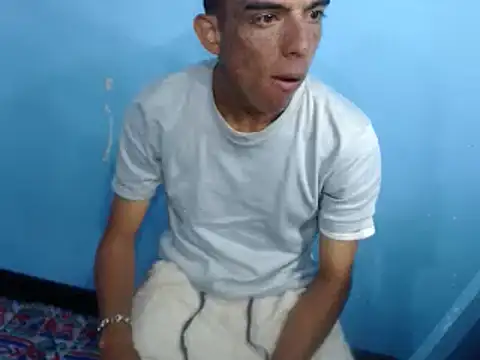 Snapshot of JaiderYeuriel chatting on 10-20-25, 01:28 JaiderYeuriel online show from 10-20-25, 01:28