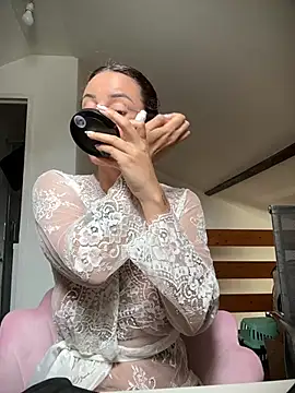 Snapshot of venusrey_ chatting on 06-10-26, 12:48 venusrey online show from 06-10-26, 12:48