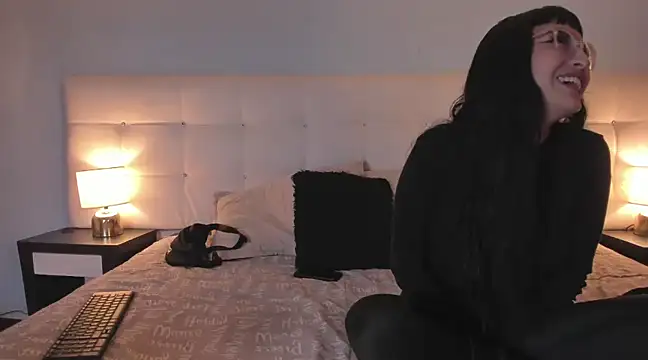 Snapshot of Zowi_Hottiee chatting on 02-01-25, 03:08 Zowi Hottiee online show from 02-01-25, 03:08