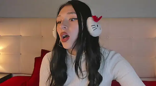 Snapshot of Zowi_Hottiee chatting on 03-05-25, 02:46 Zowi Hottiee online show from 03-05-25, 02:46