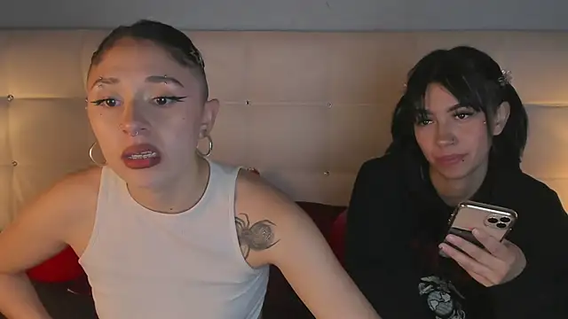 Snapshot of Zowi_Hottiee chatting on 03-20-25, 03:34 Zowi Hottiee online show from 03-20-25, 03:34