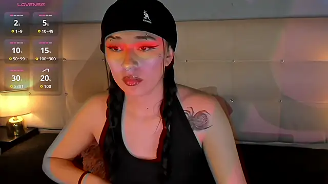 Snapshot of Zowi_Hottiee chatting on 09-16-25, 04:02 Zowi Hottiee online show from 09-16-25, 04:02