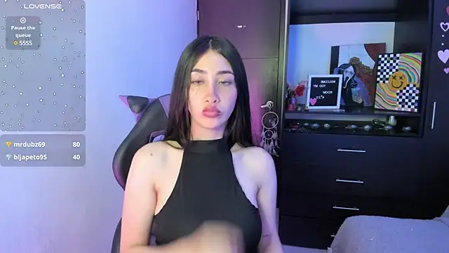 Emilytafur online show from 01-11-25, 02:30