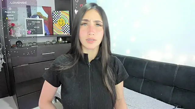 Emilytafur online show from 02-14-25, 12:19